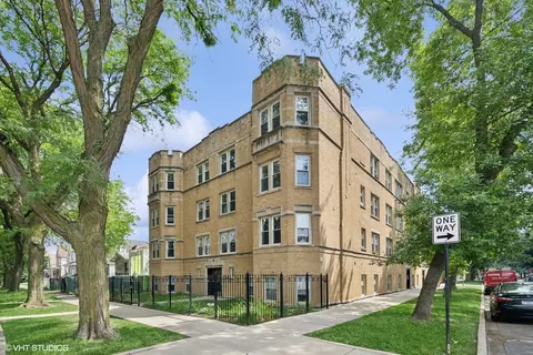 4103 N Lawndale Ave #202, Chicago, IL 60618