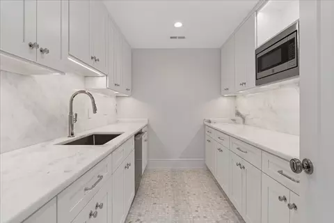 819 Wagner Rd, Glenview, IL 60025 photo 8