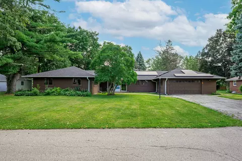 47 Briar Ln, Rockford, IL 61103