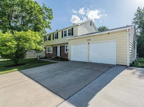 114 Timber Hill Rd, Buffalo Grove, IL 60089