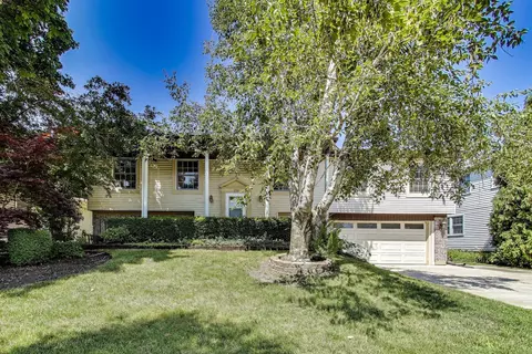 220 Stonegate Rd, Buffalo Grove, IL 60089