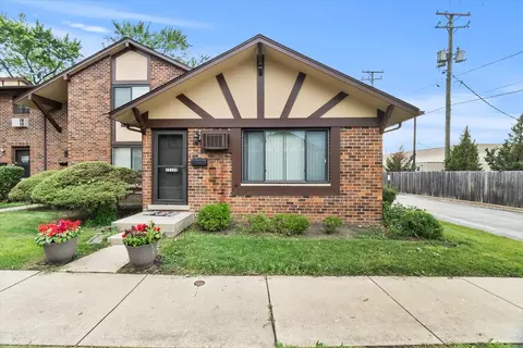 1 S124 Winthrop Ln, Villa Park, IL 60181