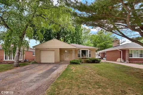 316 S Mount Prospect Rd, Mount Prospect, IL 60056