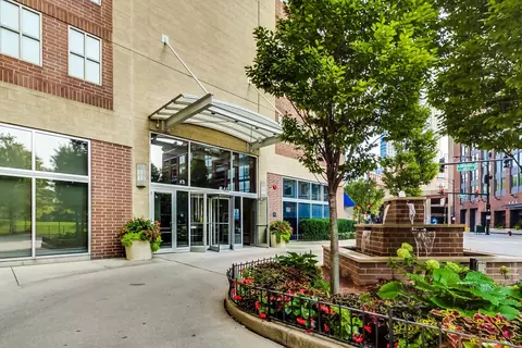 645 N Kingsbury St #1107, Chicago, IL 60654
