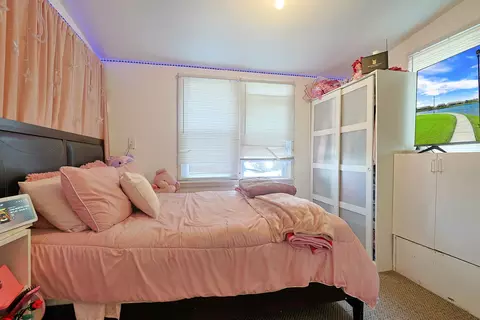 Bedroom - 392 Plum Ct, Elgin, IL 60120 photo 2 of 3