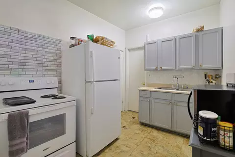 Kitchen - 392 Plum Ct, Elgin, IL 60120 photo 1 of 4
