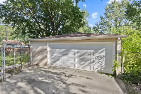 Exterior - 65 Des Plaines Ln, Hoffman Estates, IL 60169 photo 4 of 4