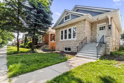 6155 W Cornelia Ave, Chicago, IL 60634