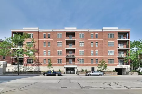 210 N Addison Ave #201, Elmhurst, IL 60126
