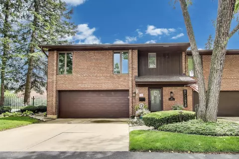 285 Boardwalk Pl, Park Ridge, IL 60068