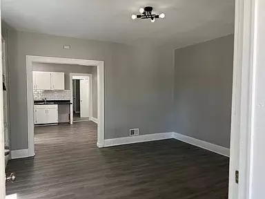 Living - 227 S Washington Ave, Kankakee, IL 60901 photo 2 of 3