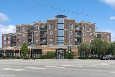 5588 N Lincoln Ave #404, Chicago, IL 60625