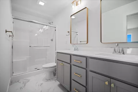 Bath - 2802 Steppe Ln, Bloomington, IL 61705 photo 1 of 2