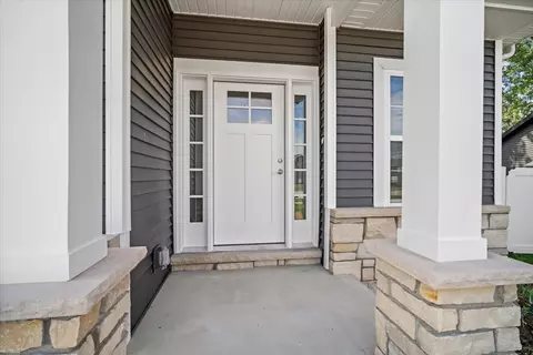 Exterior - 2802 Steppe Ln, Bloomington, IL 61705 photo 2 of 7