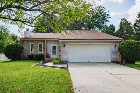 1212 Kim Dr, Bloomington, IL 61704
