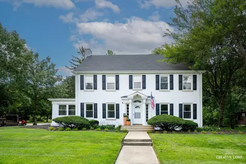 1200 W Downer Pl, Aurora, IL 60506