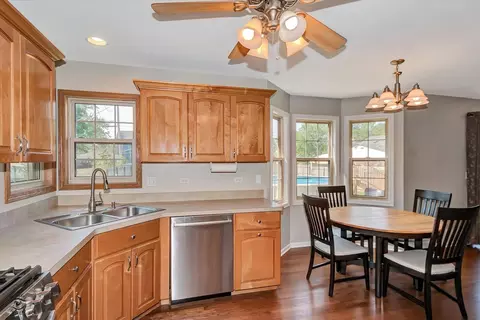 Kitchen - 255 E Prairie St, Manhattan, IL 60442 photo 2 of 2