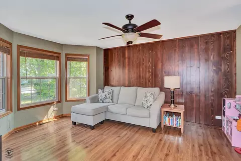 Living - 255 E Prairie St, Manhattan, IL 60442 photo 1 of 2