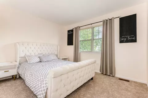 Bedroom - 700 Lilac Dr, Algonquin, IL 60102 photo 4 of 4