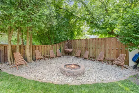 Exterior - 700 Lilac Dr, Algonquin, IL 60102 photo 5 of 8