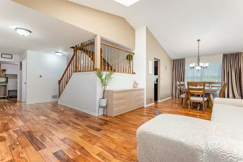 Entry Way - 700 Lilac Dr, Algonquin, IL 60102 photo 1 of 4