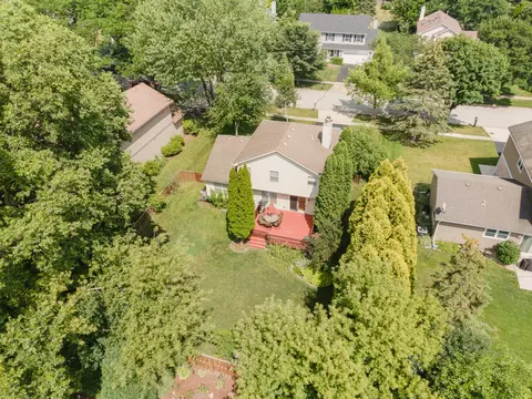 View/Area - 700 Lilac Dr, Algonquin, IL 60102 photo 1 of 5
