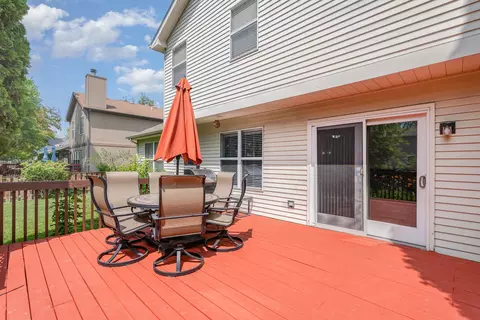 Exterior - 700 Lilac Dr, Algonquin, IL 60102 photo 4 of 8