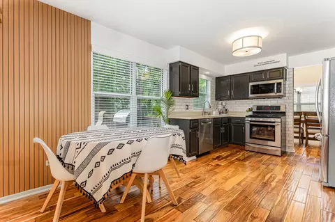 Kitchen - 700 Lilac Dr, Algonquin, IL 60102 photo 1 of 4