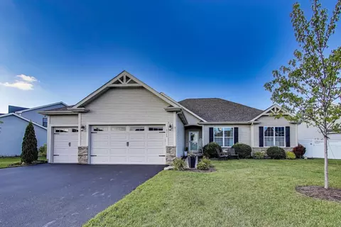 2320 Coventry Cir, Sycamore, IL 60178