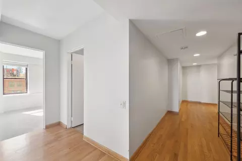 Entry Way - 40 E 9th St #802, Chicago, IL 60605 photo 2 of 2