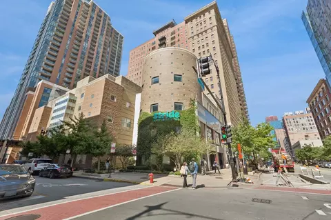40 E 9th St #802, Chicago, IL 60605