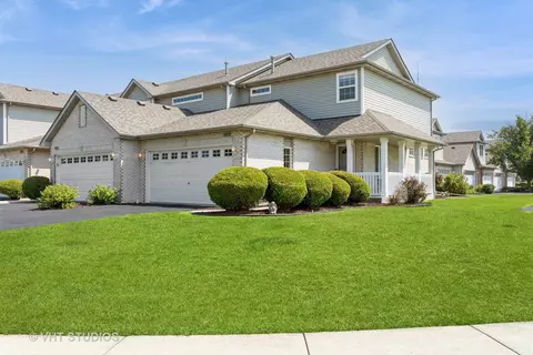 6955 W Century Ct, Tinley Park, IL 60477