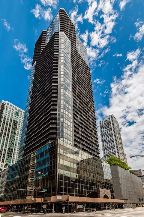 10 E Ontario St #N-513, Chicago, IL 60611