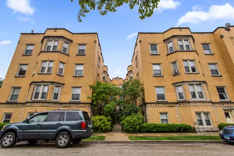7444 Adams St #3E, Forest Park, IL 60130