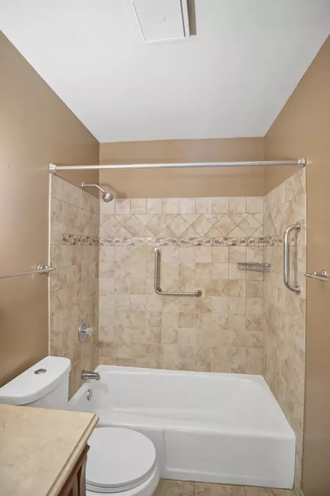 Bath - 219 Brookside Dr, Elgin, IL 60123 photo 1 of 1
