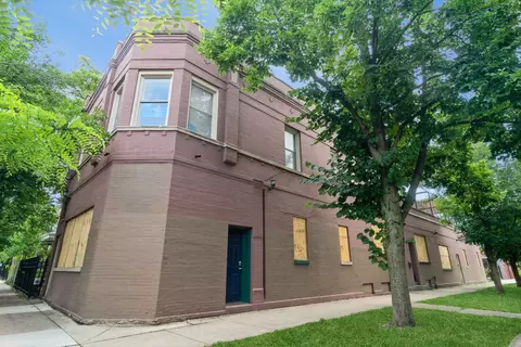 3659 W Palmer St, Chicago, IL 60647