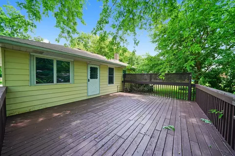 Exterior - 3009 Mary Ln, Mchenry, IL 60050 photo 5 of 8