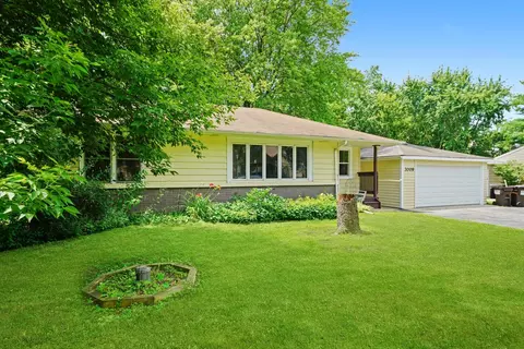 Exterior - 3009 Mary Ln, Mchenry, IL 60050 photo 2 of 8
