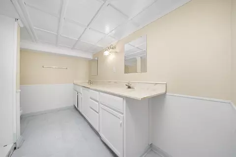 Bath - 3009 Mary Ln, Mchenry, IL 60050 photo 2 of 3