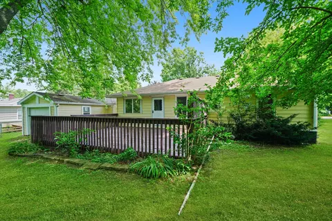 Exterior - 3009 Mary Ln, Mchenry, IL 60050 photo 4 of 8