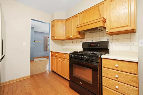 Kitchen - 3009 Mary Ln, Mchenry, IL 60050 photo 2 of 2