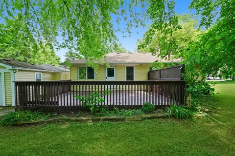 Exterior - 3009 Mary Ln, Mchenry, IL 60050 photo 3 of 8
