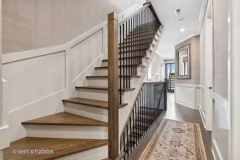 Entry Way - 2724 N Wayne Ave #3, Chicago, IL 60614 photo 1 of 1