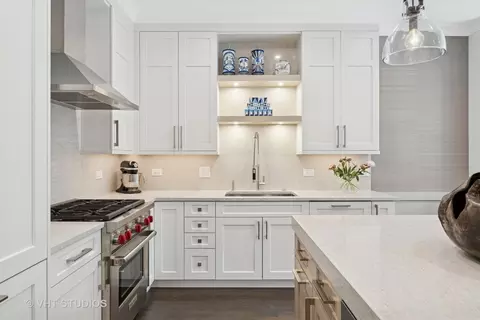 Kitchen - 2724 N Wayne Ave #3, Chicago, IL 60614 photo 2 of 4