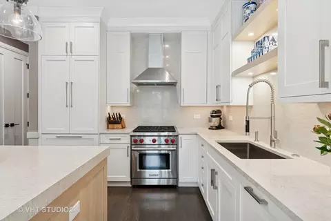 Kitchen - 2724 N Wayne Ave #3, Chicago, IL 60614 photo 3 of 4