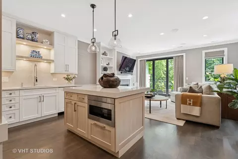 Kitchen - 2724 N Wayne Ave #3, Chicago, IL 60614 photo 4 of 4