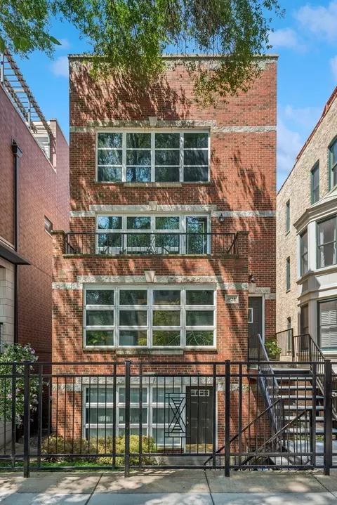 1428 N Mohawk St #A, Chicago, IL 60610