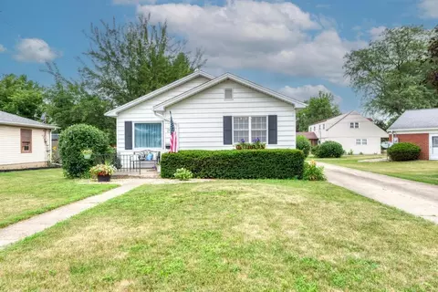 Exterior - 202 Willard Ave, Ottawa, IL 61350 photo 1 of 5