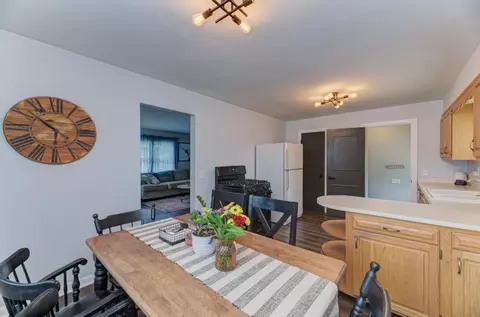 Dining - 202 Willard Ave, Ottawa, IL 61350 photo 2 of 2