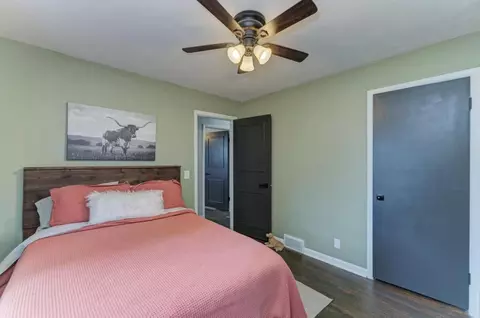 Bedroom - 202 Willard Ave, Ottawa, IL 61350 photo 4 of 4
